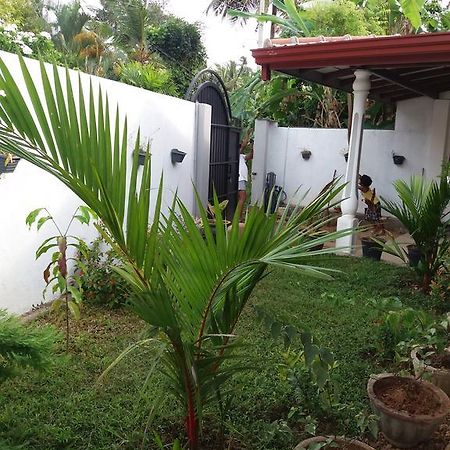 White Lotus Villa Unawatuna Exterior foto